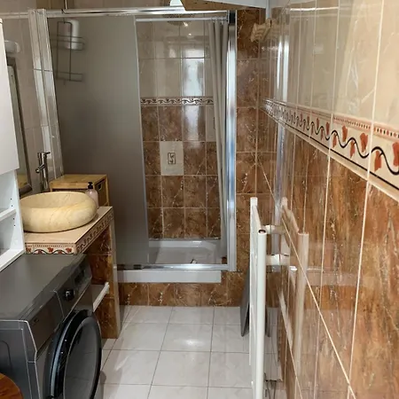 Beautiful 2 Bedroom With All Comforts Daire Saint-Ouen (Seine-Saint-Denis)