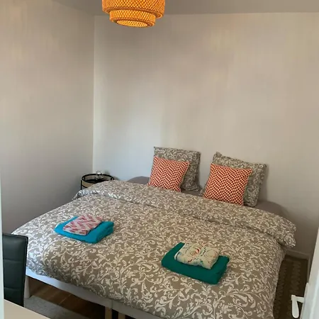 Daire Beautiful 2 Bedroom With All Comforts Saint-Ouen (Seine-Saint-Denis)