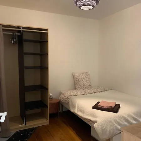 Beautiful 2 Bedroom With All Comforts Daire